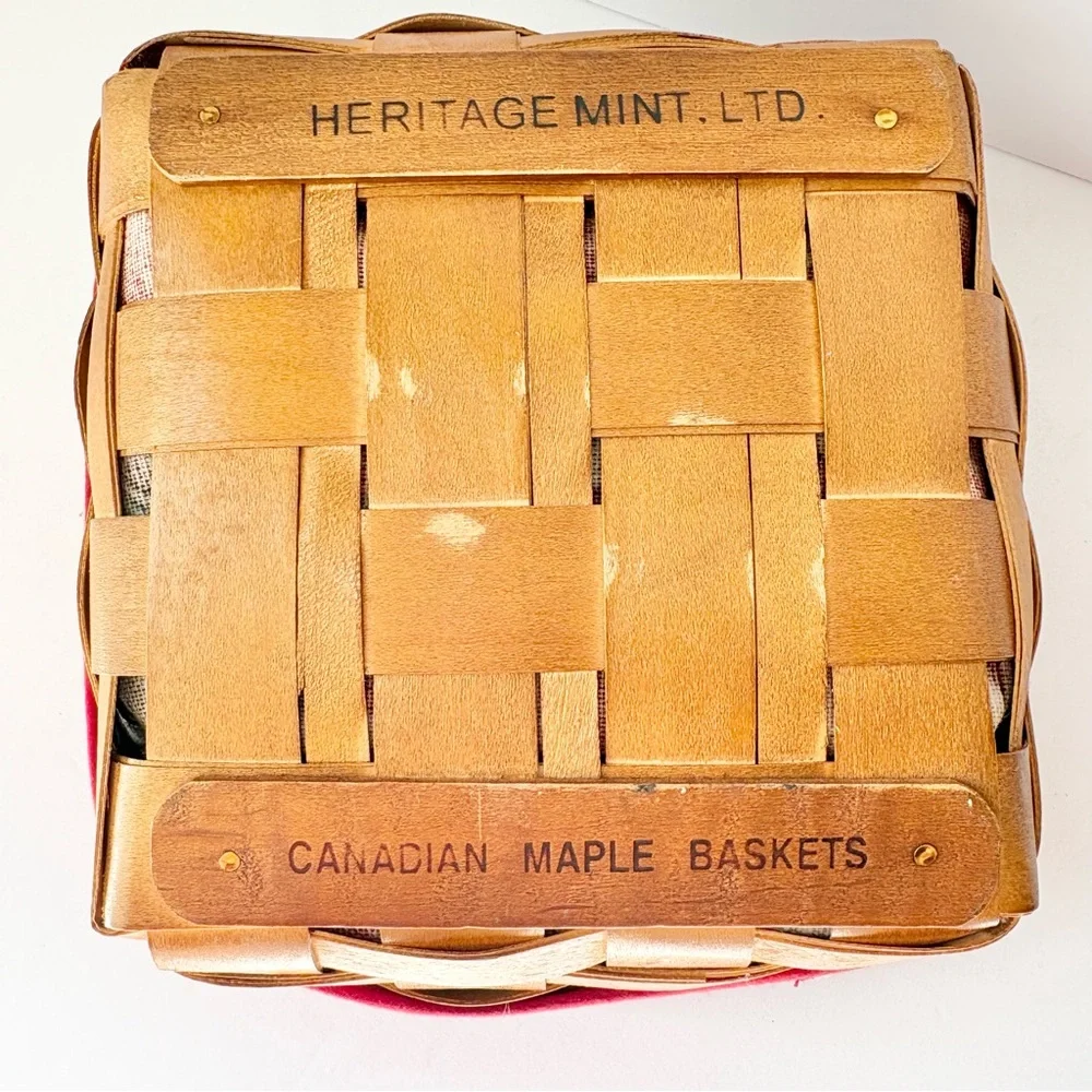 Vintage Heritage Mint LTD Canadian Maple Basket with Lid